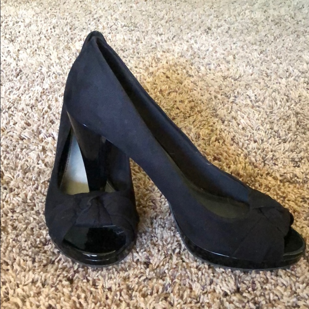 Fioni Black Peep-Toe Pumps 11w